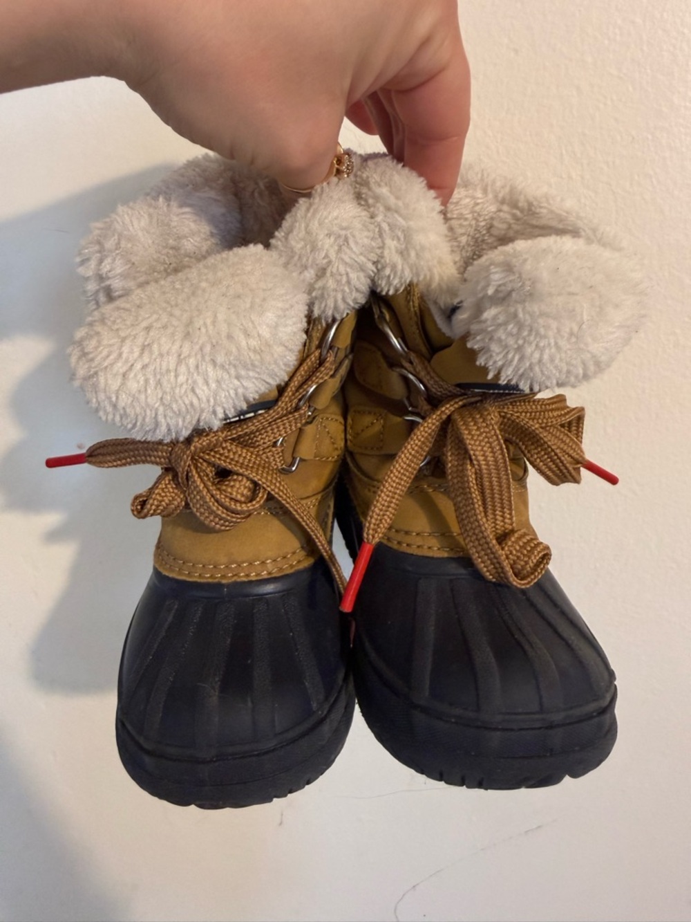 Nautica Kids Duck Boots in Tan and Black with Cream Faux Fur